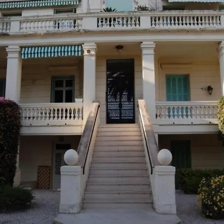 Beau 3p Face Mer Avec Garage 1 Apartament
